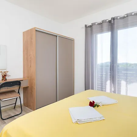 Summerteracea 보디체